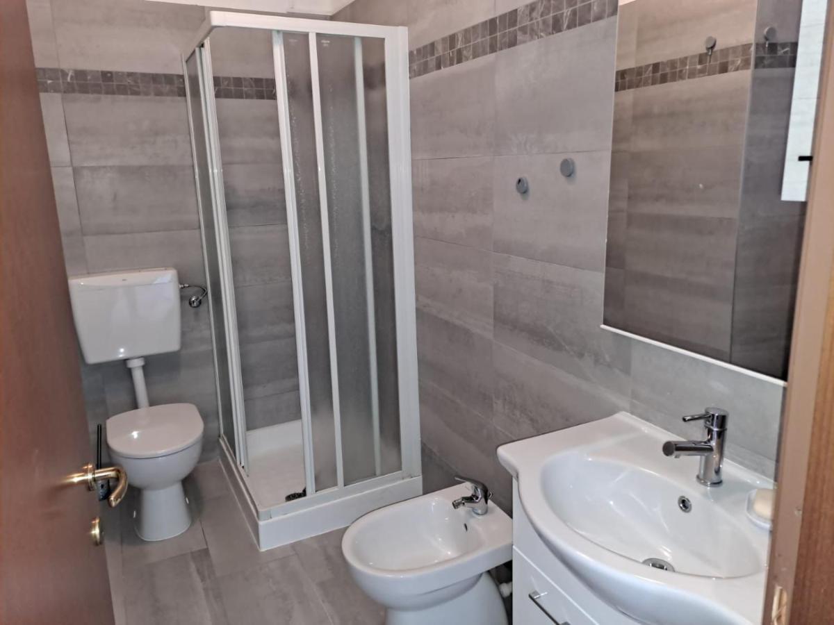 Villa Aida Lake View لافينا بونتي تريسا المظهر الخارجي الصورة